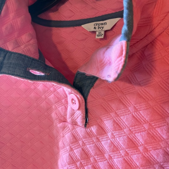 Crown and Ivy Pullover - Picture 3 of 5